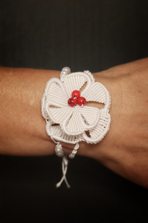 Macrame náramek Bílý květ — foto 3