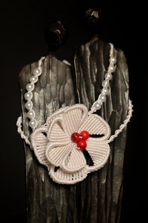 Macrame náramek Bílý květ — foto 2