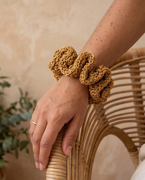 Háčkovaná scrunchie z bavlny a viskózy — foto 2