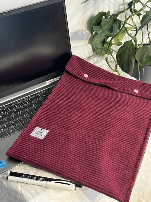 Manšestrový obal na notebook — foto 5