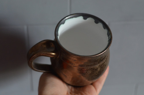 Zlatobronzové hrnkování H — foto 3