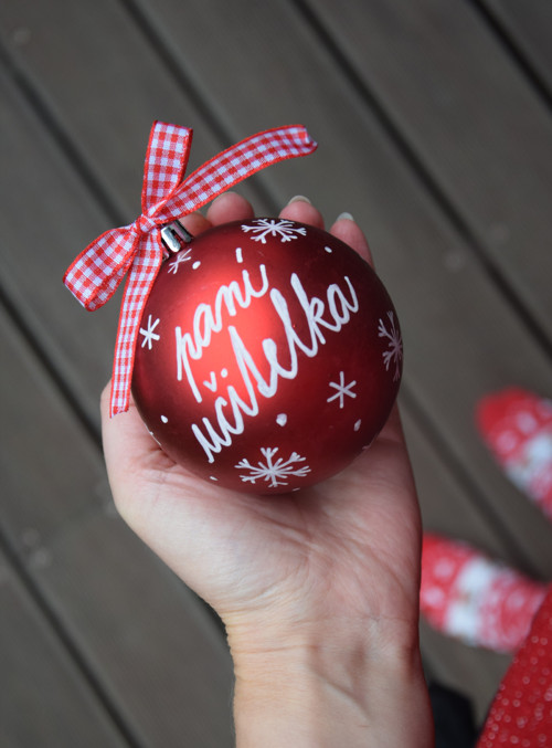 Koulička Paní učitelka (mat, průměr 7 cm) — foto 4