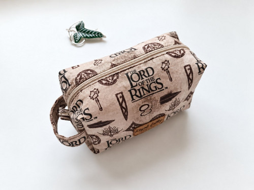 Kapsička Pán Prsteňov (pouch) - svetlá — foto 2