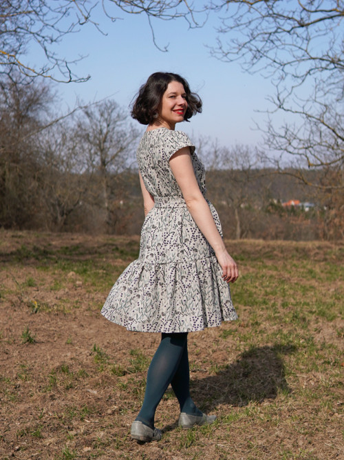 Lněné řasené šaty - levandule — foto 6