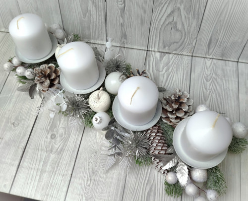 Adventní štola ve stříbrnobílé — foto 3