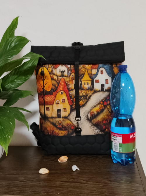 Překlápěcí batoh - domečky — foto 2