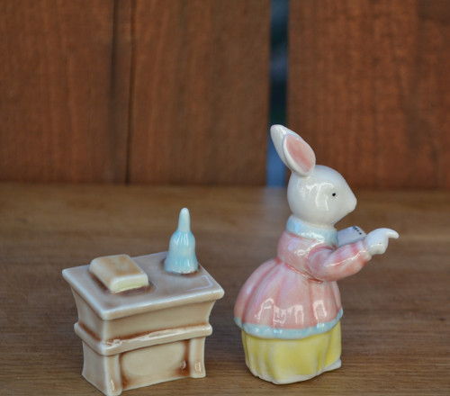Kázání - porcelánová soška — foto 3