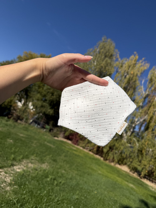Mušelínový slintáček Cherry Pop — foto 2