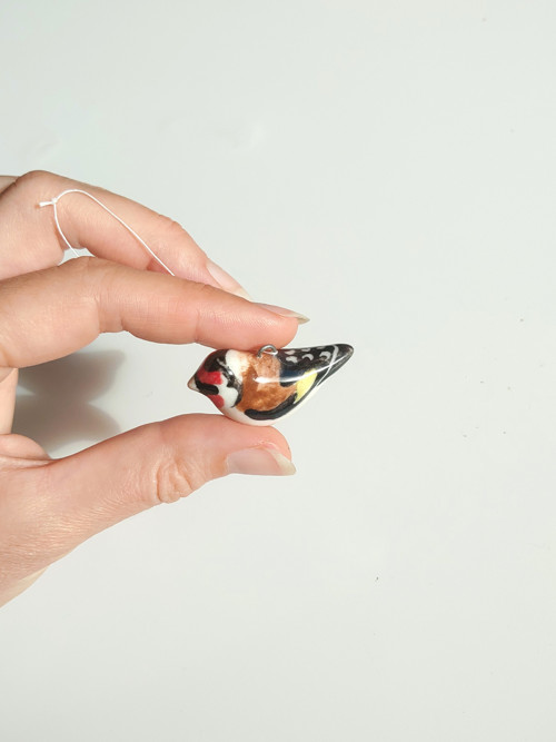 Ozdobička stehlík porcelánový — foto 3