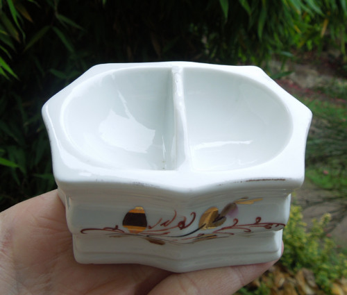 Stará porcelánová slánka — foto 4