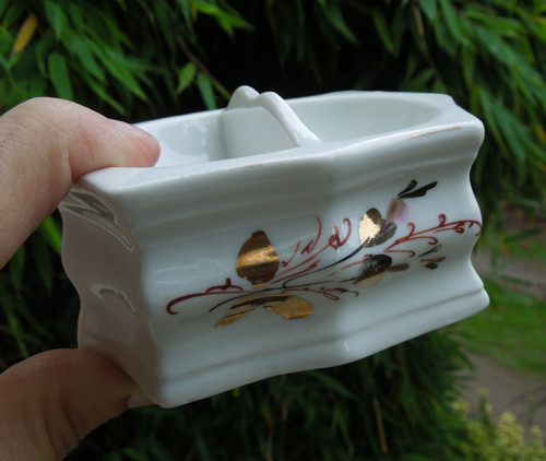 Stará porcelánová slánka — foto 3