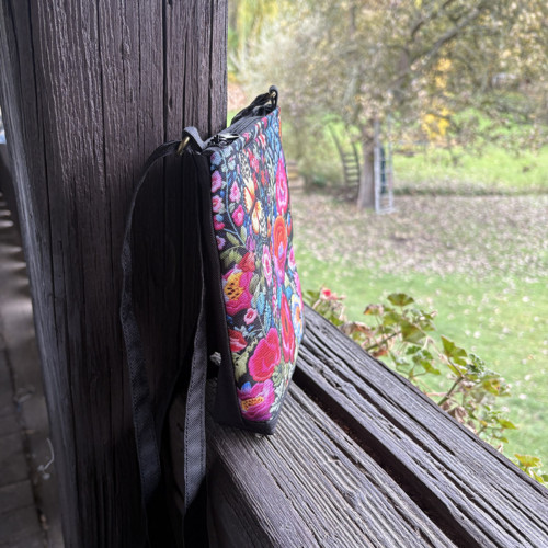 Jako vyšívaná - mini kabelka — foto 4