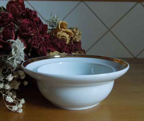 Elegantní porcelánová miska — foto 2