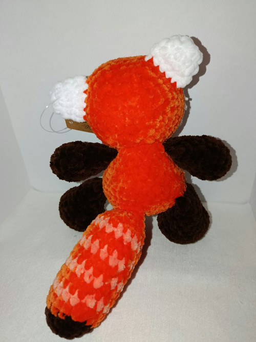 Háčkovaná plyšová červená panda 19 cm — foto 2