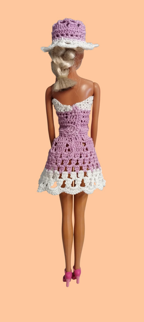 Háčkované šaty pro Barbie s kloboučkem — foto 3