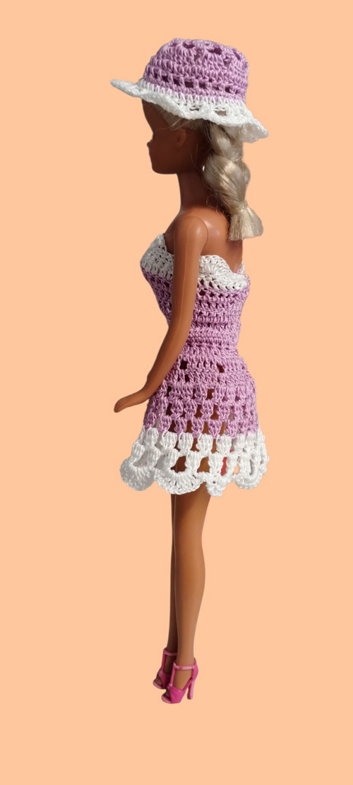 Háčkované šaty pro Barbie s kloboučkem — foto 4