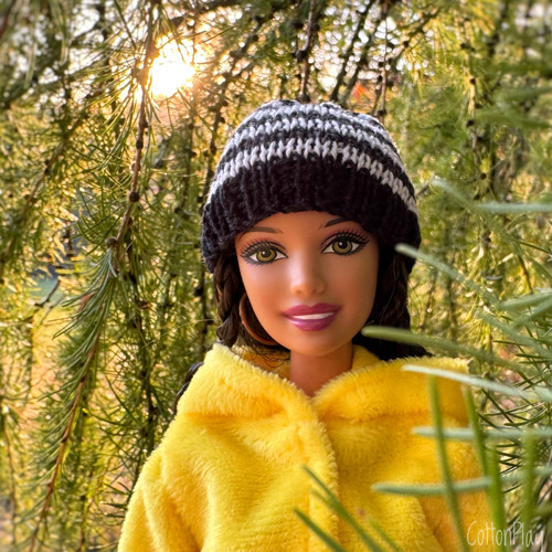 Pletená čepička pro Barbie - černobílá — foto 2