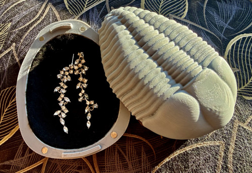 TRILOBIT – designová šperkovnice — foto 3