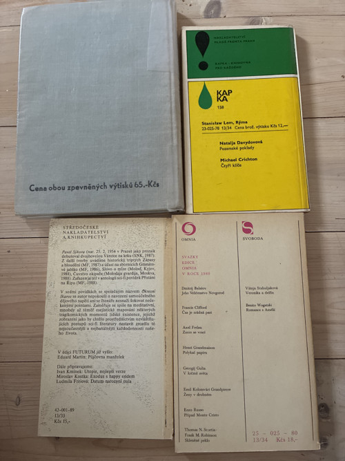 4 staré sci-fi knihy — foto 2
