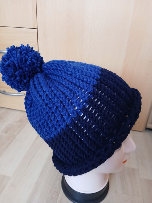 Pletený kulich (tmavě červená a černá) — foto 2