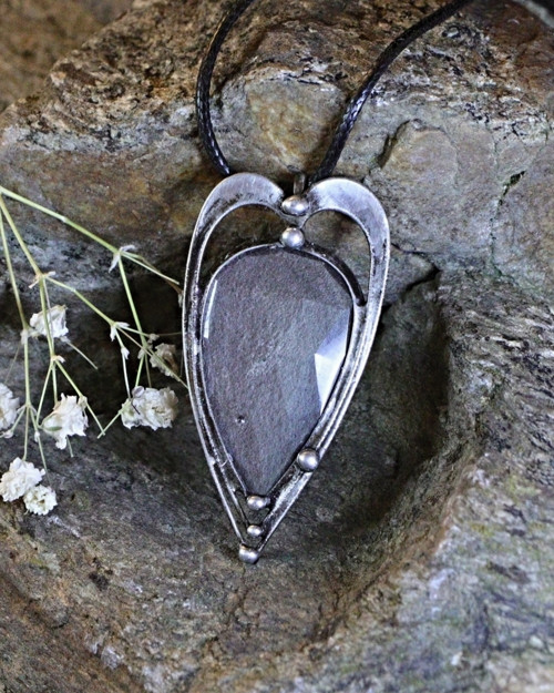 Cínovaný šperk s obsidiánem — foto 5