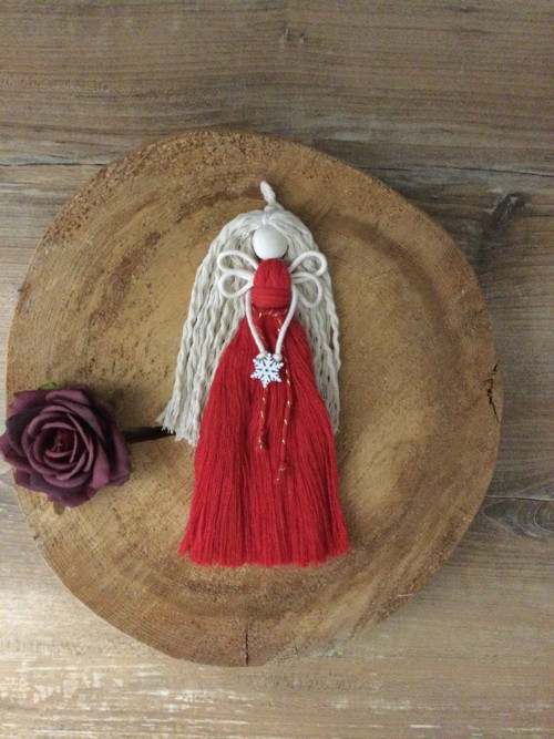 Kolekce 3 macramé andělek ve svátečních barvách. — foto 5