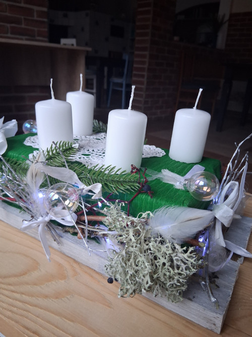 Svícen adventní bílý moderní — foto 2