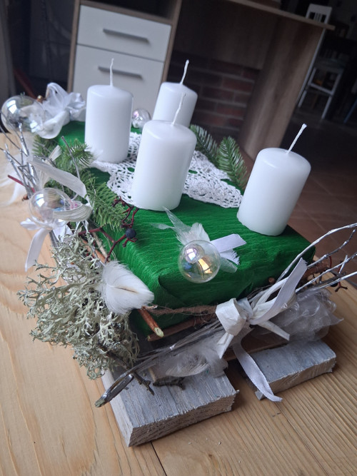 Svícen adventní bílý moderní — foto 4