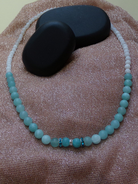 Minerální náhrdelník z Jadeitu, Opalitu, Měsíčního kamene