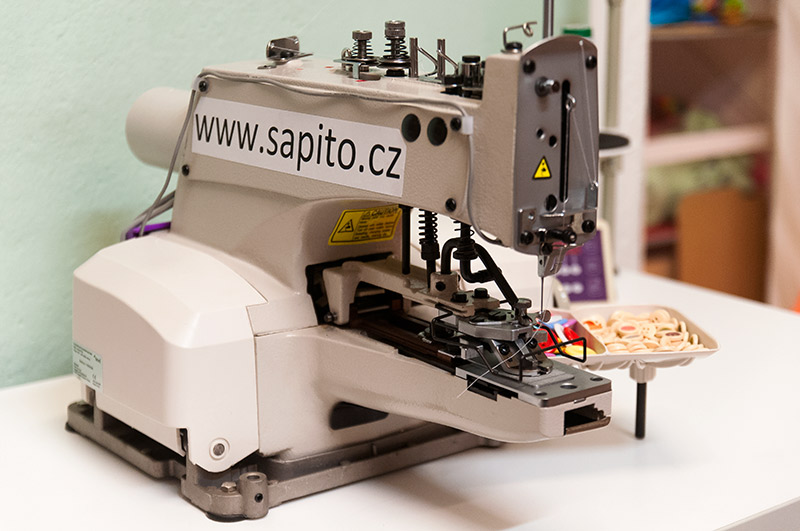 TEXI X PREMIUM EX elektronický knoflíkovací šicí stroj