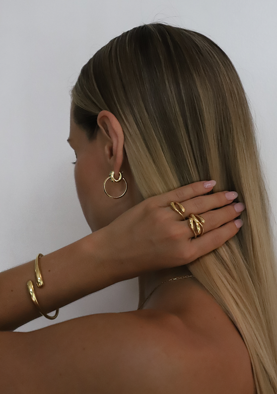 zlaté minimalistické šperky
